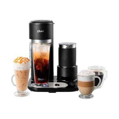 Cafetera Oster Latte 4 en 1 Black BVSTDC02B con espumador