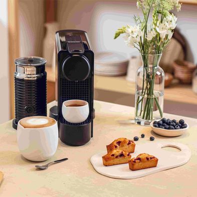 Cafetera Nespresso Essenza Mini Rect + Aeroccino Negra